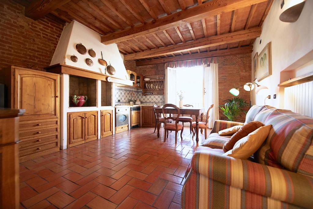 Suite nell'Anfiteatro Romano – Lucca